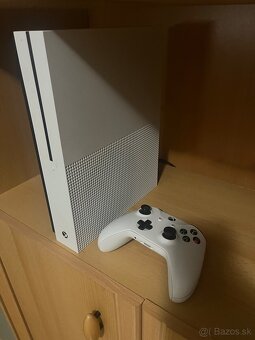 Xbox One 365Gb + ovládač a hry - 3
