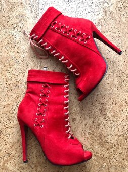 KRASNE KOTNIČKY…v.36 - 3