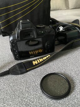 NIKON D3000 - 3