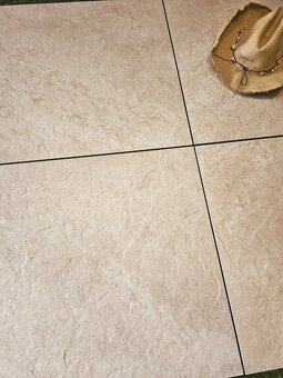 2 cm dlažba protišmyk aj na terče 60x60, sivá,vzor pieskovec - 3