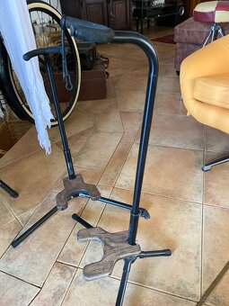 Predám 2 stojany aj samostatne značka Sheffield model 276527 - 3