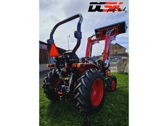 Traktor  s čelným nakladačom - 3