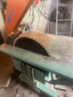 Cirkulárka-stolová píla 5,5 kW s hobľovačkou málo používaná - 3