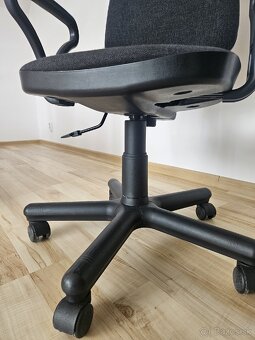 Kancelárska Stolička - 3