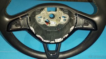 Predám multifunkčný vyhrievaný volant - 3