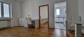 TICHÝ a SVETLÝ  2-izb. byt 55m2 V CENTRE Bratislavy. - 3