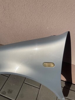 Predný blatnik VW Golf 4 LB7Z - 3