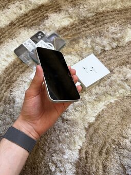 iPhone 13+ AirPods 3+ ochrane skla a kryty - 3