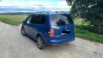 Volkswagen Cross Touran 2.0 TDI DSG - 3