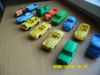 Stare hračky autička - 3