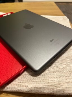 iPad 8 (2020) 32GB + stylus a obal ESR - 3