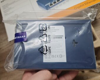 Netgear ProSAFE GS108 GbE switch - 3