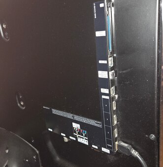 Samsung 37" (94cm) Full HD LED TV s podstavcom - 3