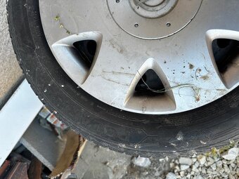 Nissan letne gumy 185/65R15 - 3