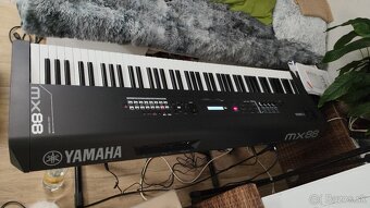 Yamaha mx88 - 3