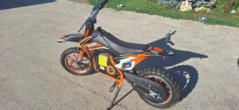 Detská akumulátorová motorka HECHT - 3