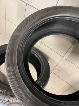 Kumho 235/45 r18 - 3