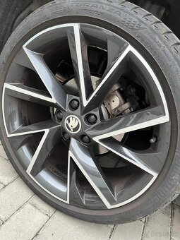 Predám Škoda Karoq 1,5 Tsi Sportline - 3
