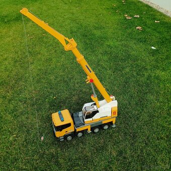 Veľké smetiarske auto a žeriav - 3