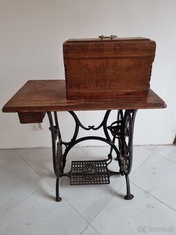 Starý šijaci stroj singerka - 3