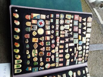 Odznaky cca 700kusov celok 100e - 3