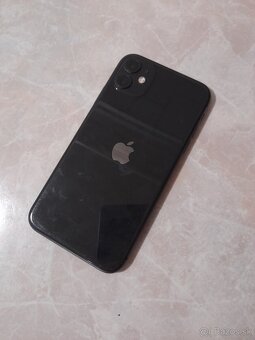 iPhone 11 / 64GB Black - 3
