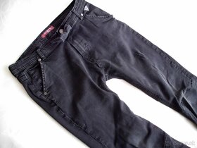 Guess dámy-chlapčenské chino skinny riflové nohavice v.M - 3