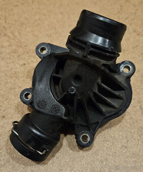 Bmw M57N M47N vodna pumpa, termostat - 3