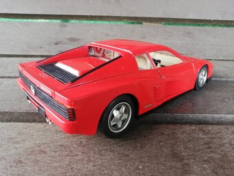 Bburago Ferrari Testarossa 1984, 1:18 - 3