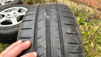 195/60R15 - 3
