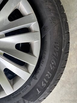 Predám original disky s pneu + puklice vw golf 6 - 3