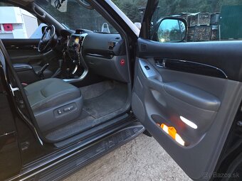 Toyota  Landcruiser - 3