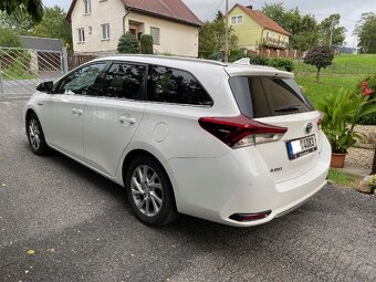 Toyota Auris 1.8i HYBRID, rok 12/2018, naj.92xxx km - 3