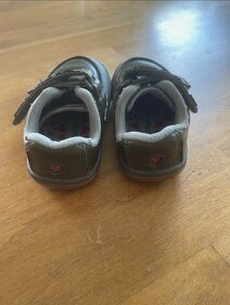 Vivobarefoot rooty 21 - 3