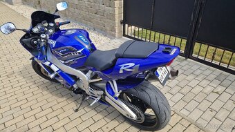 Yamaha R1 - 3