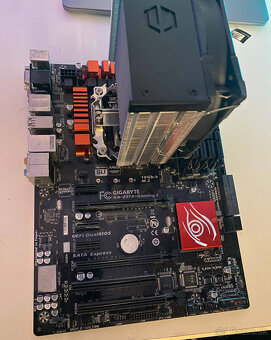 Intel i7 4770, Gigabyte GA-Z97X-Gaming 3, 16Gb RAM HyperX Be - 3