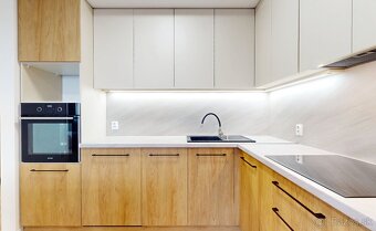 CENTRUM jedinečný 2 izb.byt s predzáhradkou 92 m2 - 3