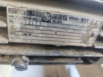 Predám sústruh na drevo made in Czechoslovakia-550W - 3