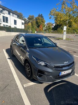 KIA XCeed 1.5 T-GDi - 3