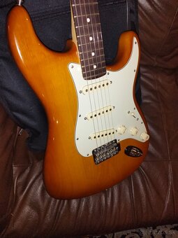 Fender Stratocaster performer USA - 3