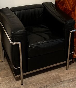 Cassina LC2 - 3