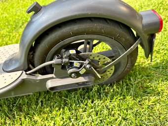 Elektrokolobežka Xiaomi Mi Electric Scooter Essential - 3