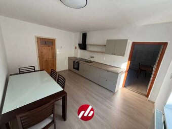 Ponúkam na prenájom veľkú nepriechodnú izbu v rodinnom dome - 3