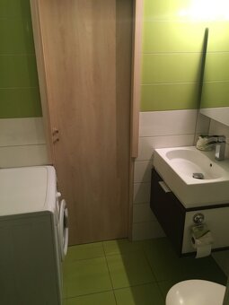 Prenájom veľká garsónka,ul. Lúčna Nitra Chrenová, balkón - 3