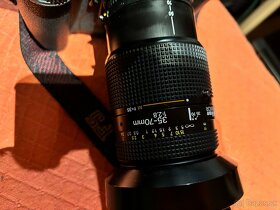 35mm zrkadlovka Nikon F5 s objektívom Nikkor 35-70 f2.8 - 3