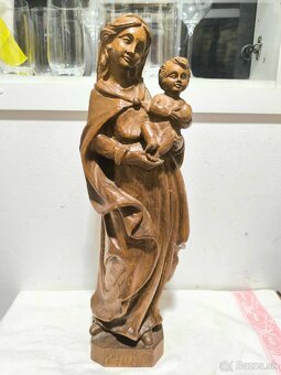 Sochy Madonna s dieťaťom - 3