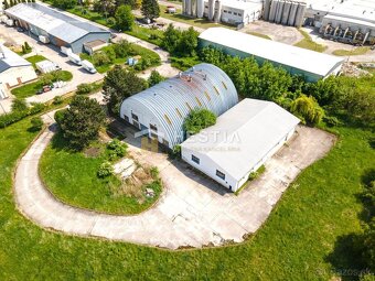 Skladový areál s pozemkom 10 000 m2 v priemyselnej zóne - 3