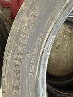 Predám letné pneu 235/45 R17 - 3