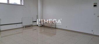NA PRENÁJOM - kancelária v OC triada v meste Humenné - 3