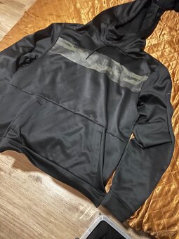 Jordan mikina s kapucňou – čierna, takmer nová - 3